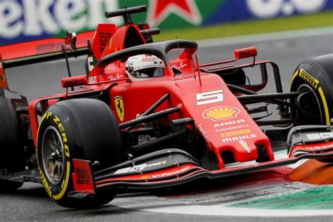Verstappen snelste in listige eerste vrije training Italië .